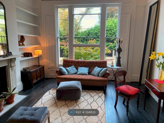 1 Bedroom Flat To Rent In Hampstead Lane, London, N6