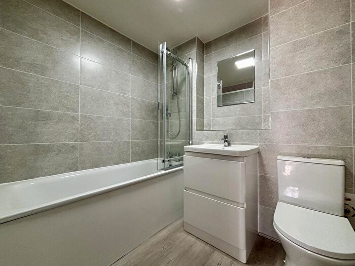 1 Bedroom Flat To Rent In Urquhart Court, Beckenham, BR3