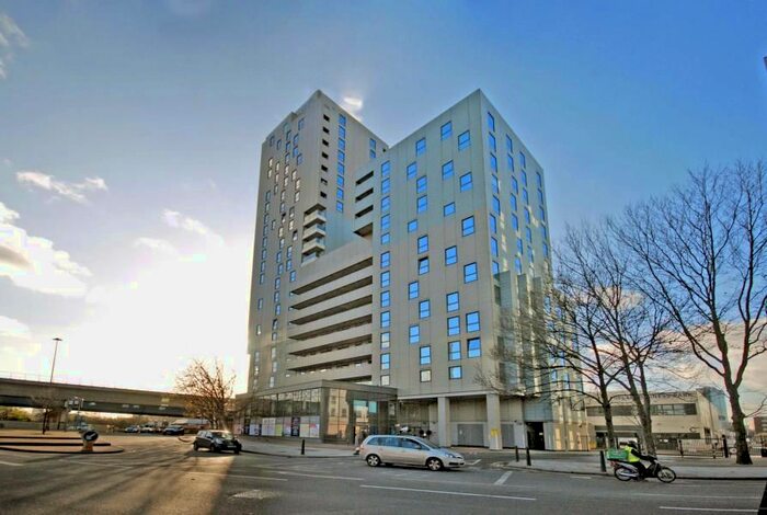 2 Bedroom Flat For Sale In Wharfside Point South, Prestons Road, London, E14