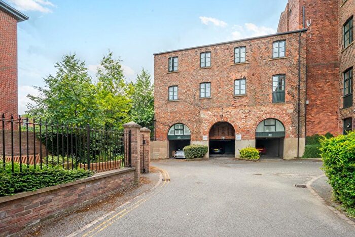 2 Bedroom Flat For Sale In Lawrence Street, York, YO10