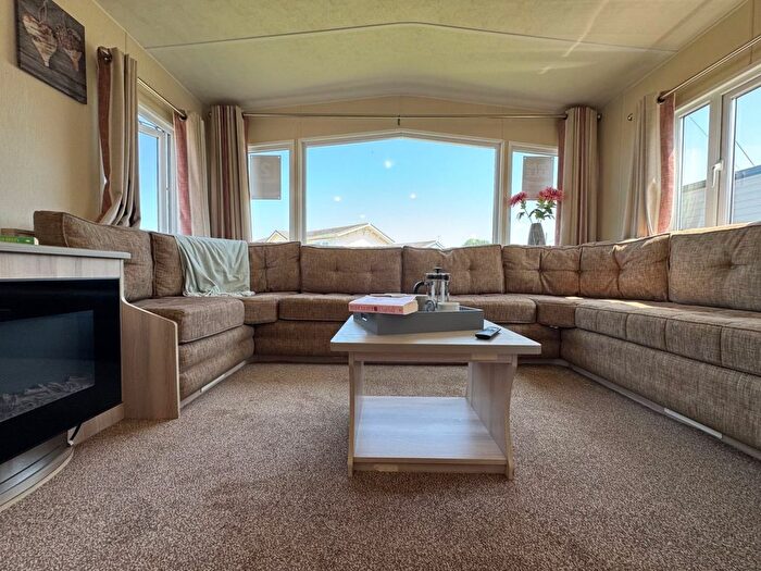 2 Bedroom Park Home For Sale In Faversham Road, Seasalter, Whitstable, CT5