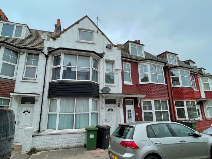 1 Bedroom Flat To Rent In Willowfield Road, Eastbourne, BN22