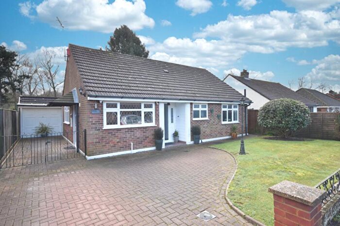 2 Bedroom Bungalow For Sale In Woodroyd Gardens, Horley, RH6