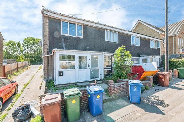3 Bedroom End Of Terrace House For Sale In Benson Road, Grays, Essex, RM17