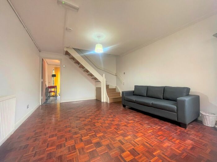 3 Bedroom Flat To Rent In Moriatry Close, Holloway, N7