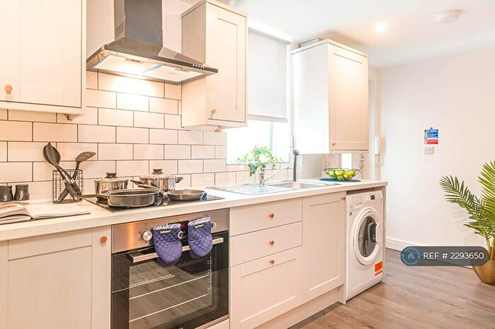 3 Bedroom Flat To Rent In Smithdown Road, Liverpool, L15