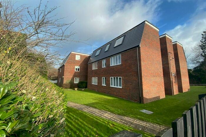 2 Bedroom Flat To Rent In Britnell House, North Road, Petersfield, GU32