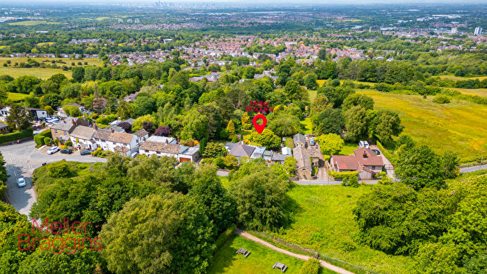 4 Bedroom Detached House For Sale In Higham Lane, Werneth Low, Werneth Low, Hyde, SK14