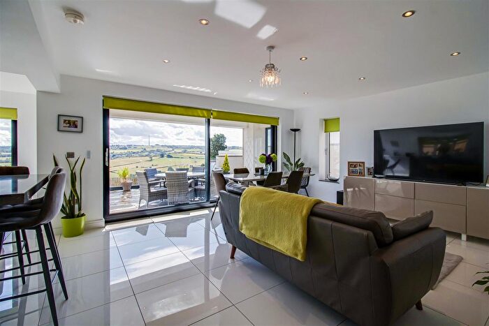 5 Bedroom Detached House For Sale In Foxroyd Lane, Dewsbury, WF12