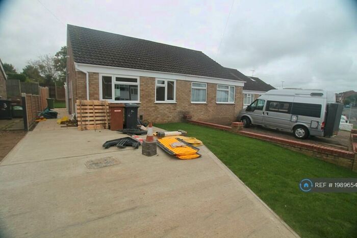 2 Bedroom Bungalow To Rent In Wantage Road, Irchester, Wellingborough, NN29