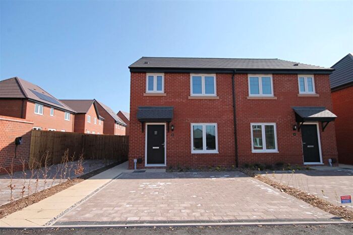 3 Bedroom Semi-Detached House To Rent In Fox Clump Way, Whiston, Knowsley, L35