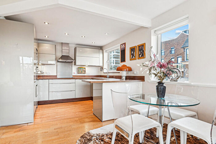 2 Bedroom Apartment To Rent In Prices Court, Battersea, SW11