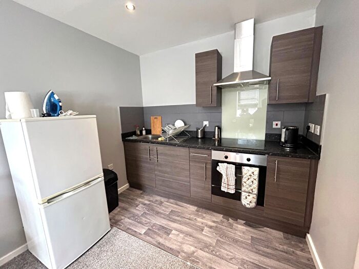 1 Bedroom Flat To Rent In Bayheath House, Wakefield, WF1