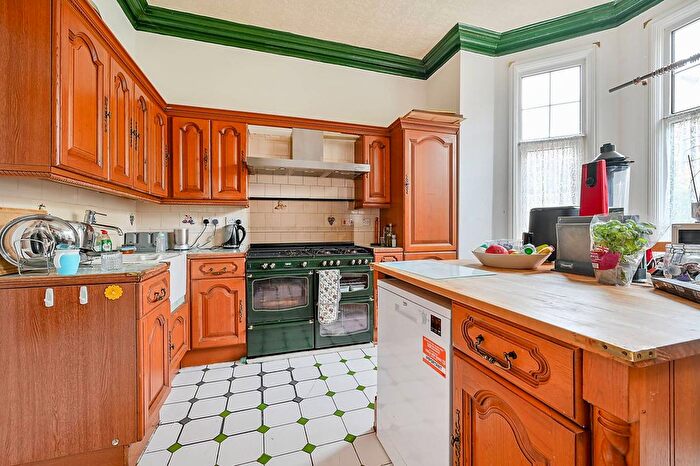 2 Bedroom Flat For Sale In Marchwood Crescent, Ealing, London, W5