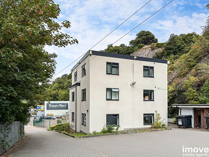 2 Bedroom Flat To Rent In Ella Court, Teignmouth Road, Torquay, TQ1