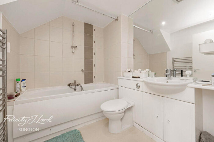 2 Bedroom Mews For Sale In Culford Mews, London, N1