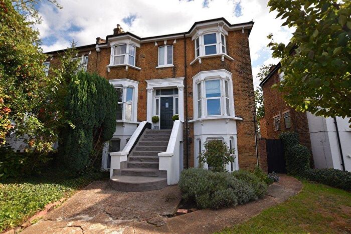 1 Bedroom Flat To Rent In Hermon Hill, Wanstead, E11