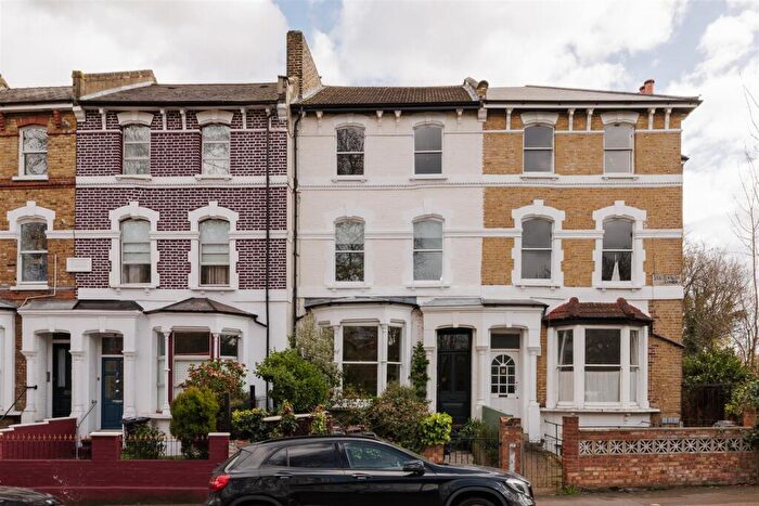 5 Bedroom Terraced House For Sale In Stoke Newington Common, Stoke Newington, N16