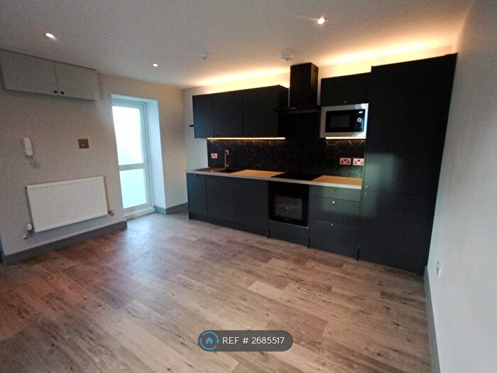 2 Bedroom Maisonette To Rent In Carlisle Street, Cardiff, CF24