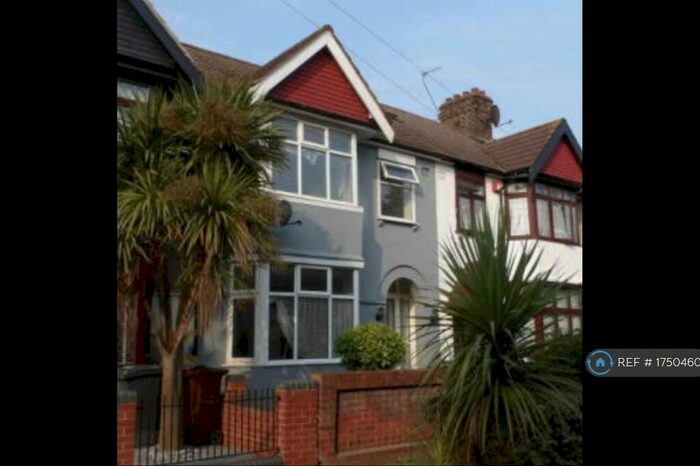 4 Bedroom Terraced House To Rent In Netherfield Garden, London, IG11