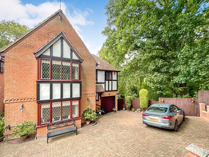 4 Bedroom Detached House For Sale In Chalice Court, Hedge End, SO30