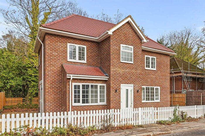 6 Bedroom Property To Rent In Wooburn Moor, High Wycombe, HP10