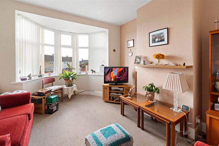 2 Bedroom Bungalow To Rent In Seacroft Road, Plymouth, PL5