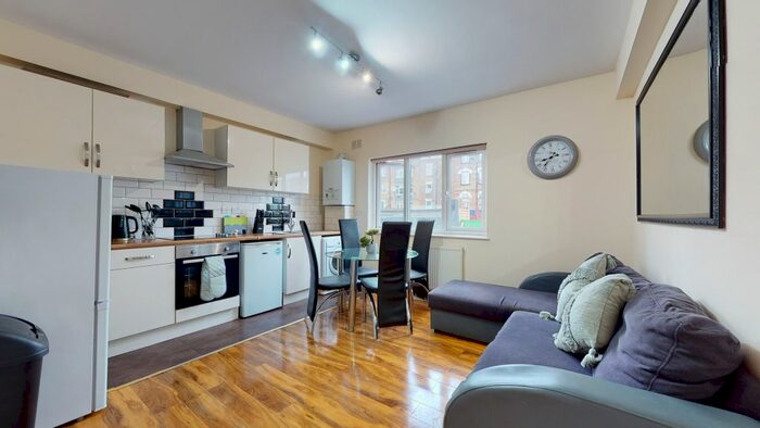 3 Bedroom Flat To Rent In Egdware Road, London, W2