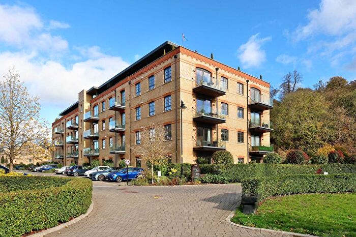 2 Bedroom Apartment For Sale In Glen Island, Taplow, Buckinghamshire, SL6