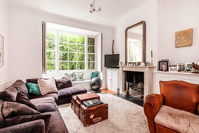 3 Bedroom Terraced House To Rent In Portobello Road, Notting Hill, London, W11
