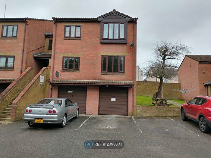 1 Bedroom Flat To Rent In Highland Court, Yeovil, BA21