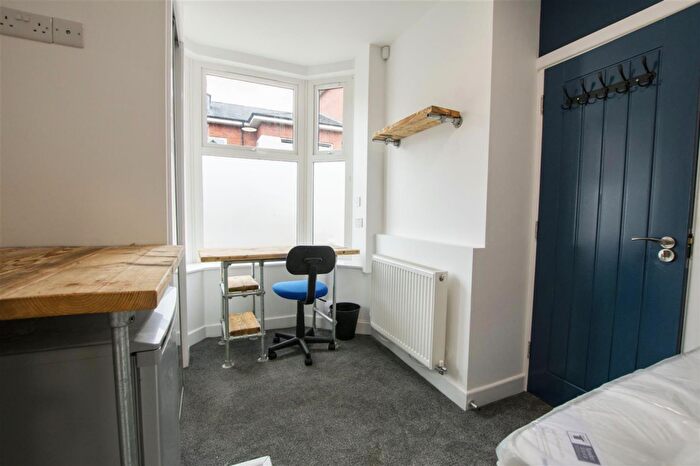 6 Bedroom House To Rent In Rookery Road, Selly Oak, Birmingham, B29