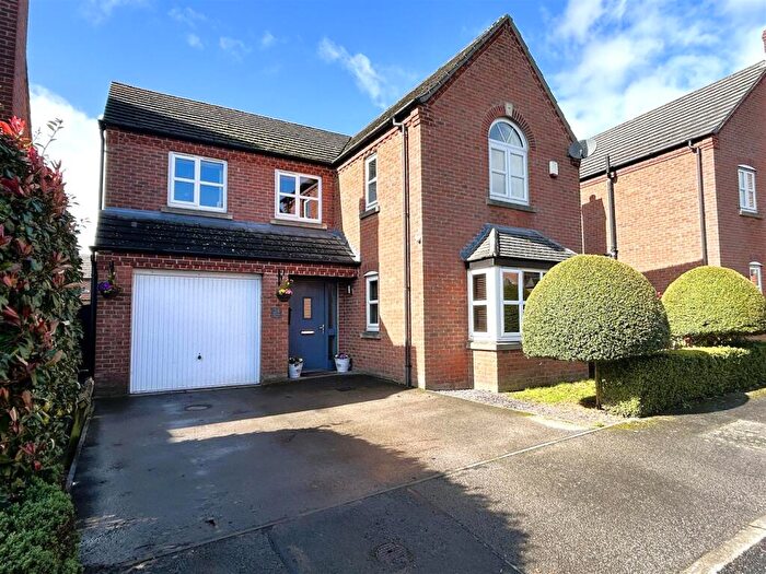 4 Bedroom Detached House For Sale In Haslam Place, Belper, DE56