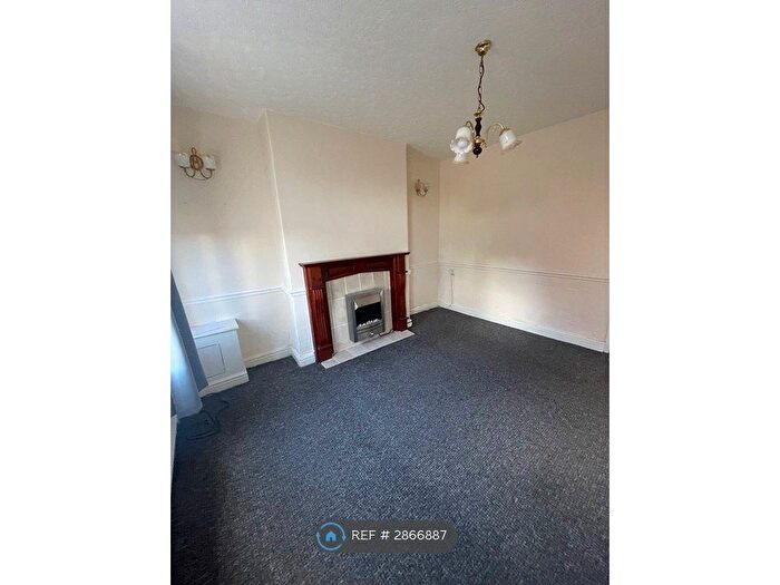 2 Bedroom Terraced House To Rent In Church St, Pontefract, WF9