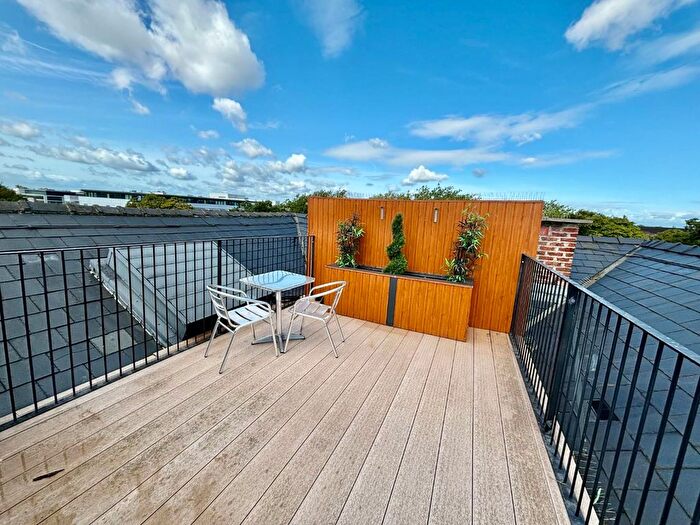 2 Bedroom Flat For Sale In Houseman Crescent, West Didsbury, Didsbury, Manchester, M20