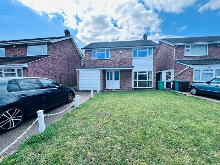 4 Bedroom House To Rent In Ingham Grove, Nottingham, NG7