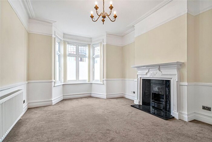 2 Bedroom Flat For Sale In Ribblesdale Road, London, SW16