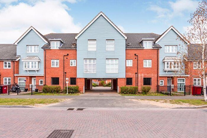 1 Bedroom Apartment For Sale In Eltham Avenue, Slough, SL1