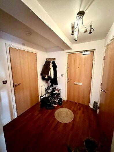 1 Bedroom Flat To Rent In Elm Grove, London, SW19