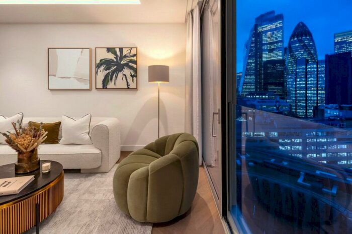 Apartment To Rent In Haydon, Minories, London, EC3N