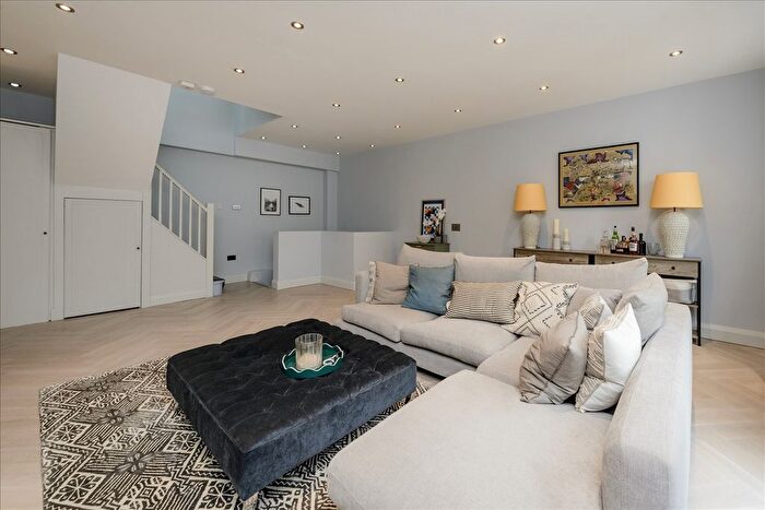2 Bedroom Property For Sale In Devonport Mews, Shepherd's Bush, W12