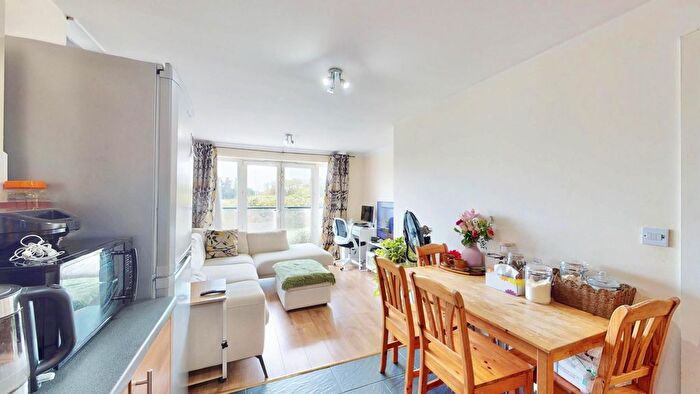 1 Bedroom Flat To Rent In Medici Close, Ilford, IG3