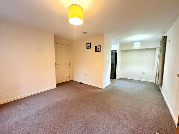 2 Bedroom Apartment To Rent In Ashton, Hedgers Close, BS3
