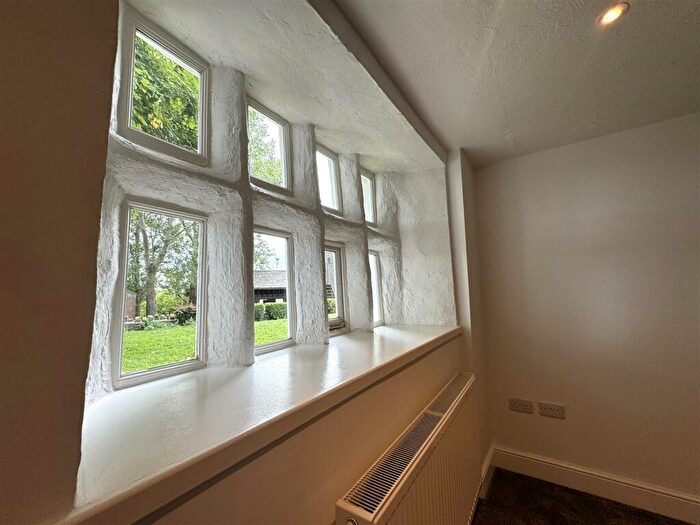 3 Bedroom Cottage To Rent In Woolrow Cottage, Birkhouse Road, Bailiff Bridge, Brighouse, HD6