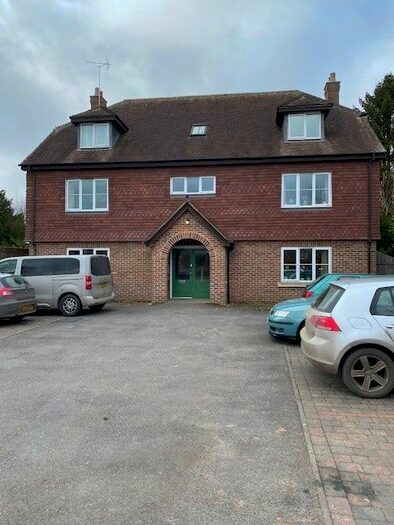2 Bedroom Flat To Rent In Newtown Road, Newbury, RG14