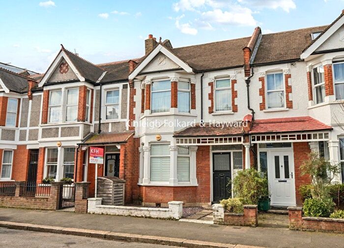 1 Bedroom Flat For Sale In Estella Avenue, Motspur Park, London, KT3