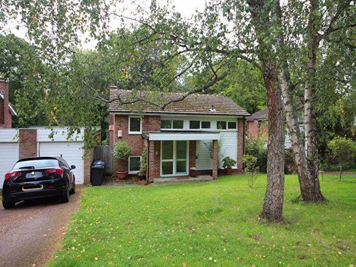 4 Bedroom Detached House For Sale In Cumberlands, Kenley, CR8