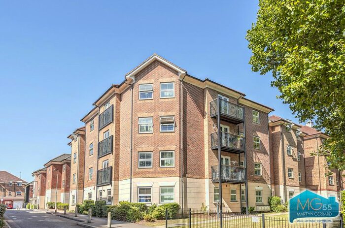 2 Bedroom Flat To Rent In Gilson Place, Coppetts Road, London, N10