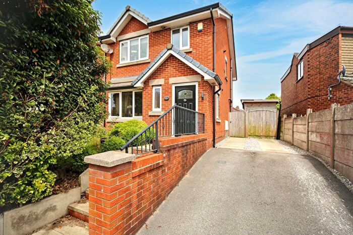 3 Bedroom Semi-Detached House For Sale In Cambridge Road, Orrell, WN5