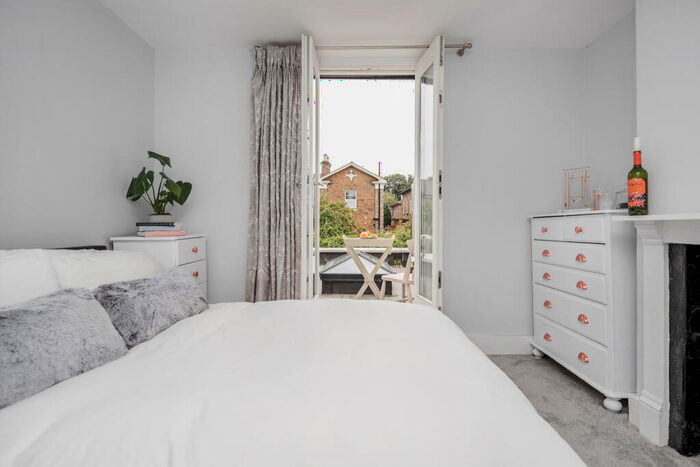 3 Bedroom Terraced House For Sale In Cliffe Road, South Croydon, CR2